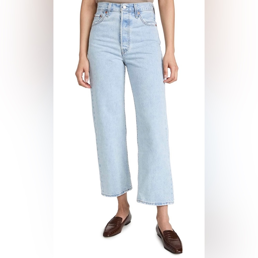 New with Tags Levi’s Ribcage Straight Ankle Jeans in Ojai Shore